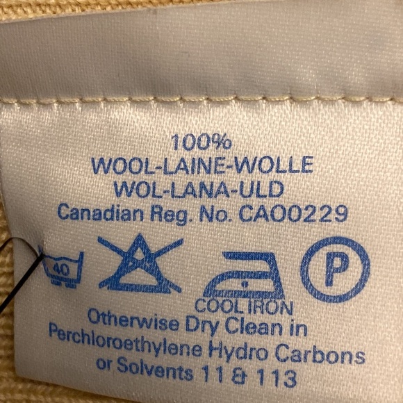 Aquascutum London Scoop Neck 100% Wool Short Sleeves Pullover Tee Top Size XS. - Picture 5 of 7